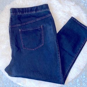 Avenue 30W Denim Capri Stretch Zip up Jeans